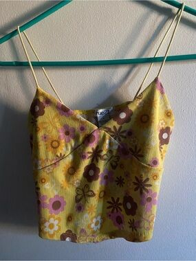 rue21 Yellow psychedelic flower 🌼 crop top